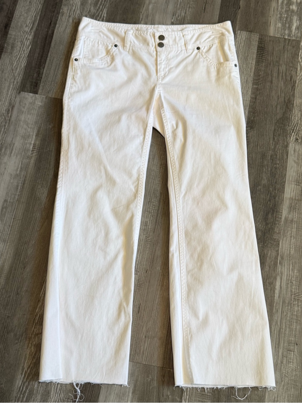 LONDONJEAN White Women's Flare Jeans size 6